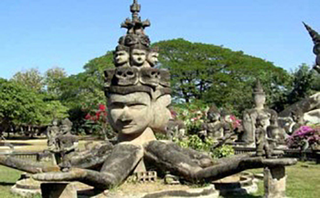 - LAOS E VIETNAM - Laos - photo laos statue divinità - LAOS E VIETNAM - Laos